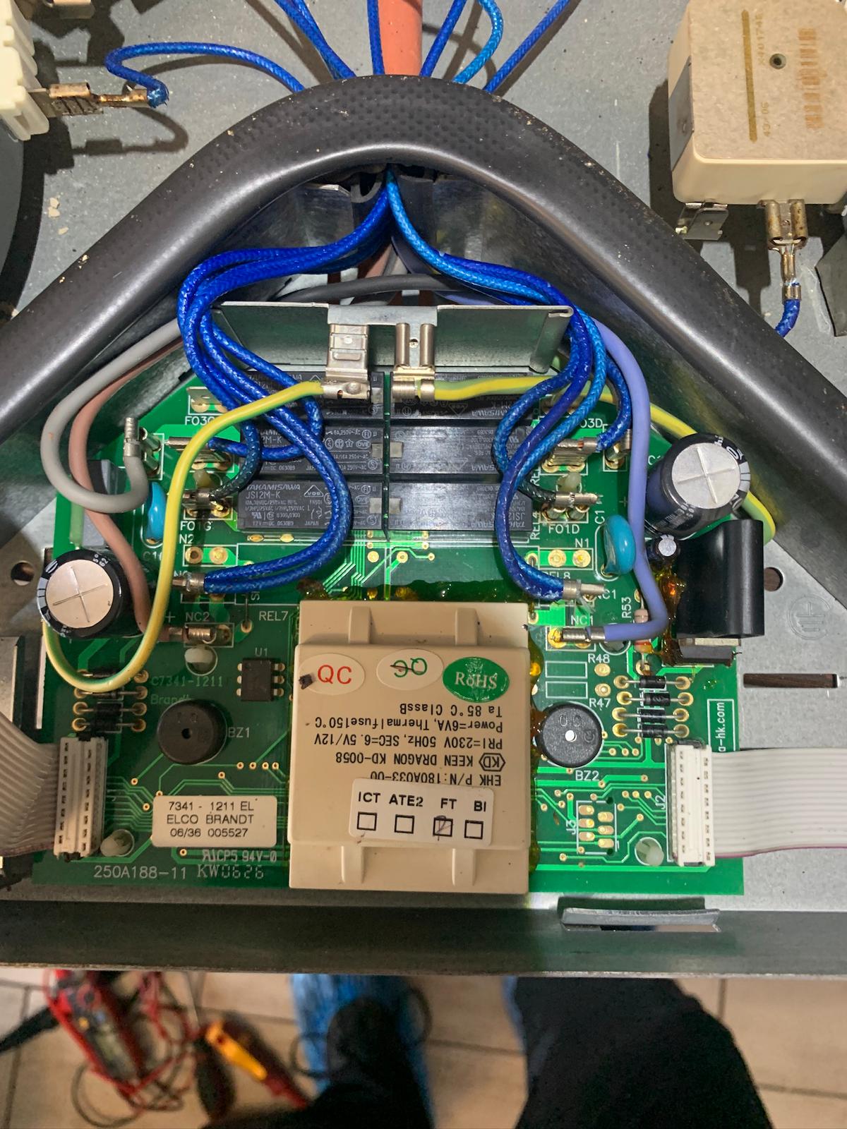 Аварийни електро ремонти Варна | Ел техник при авария 24/7